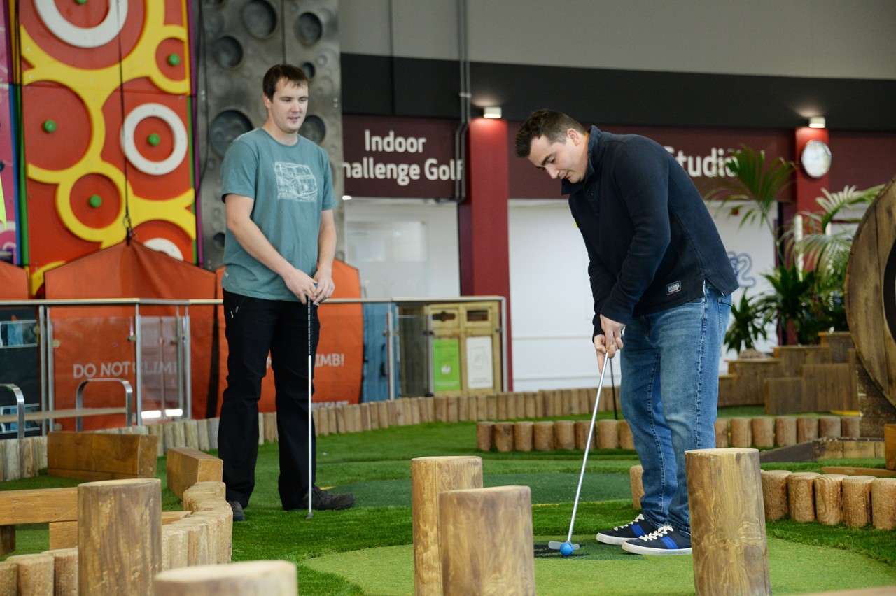 LF INDOOR CHALLENGE GOLF 3