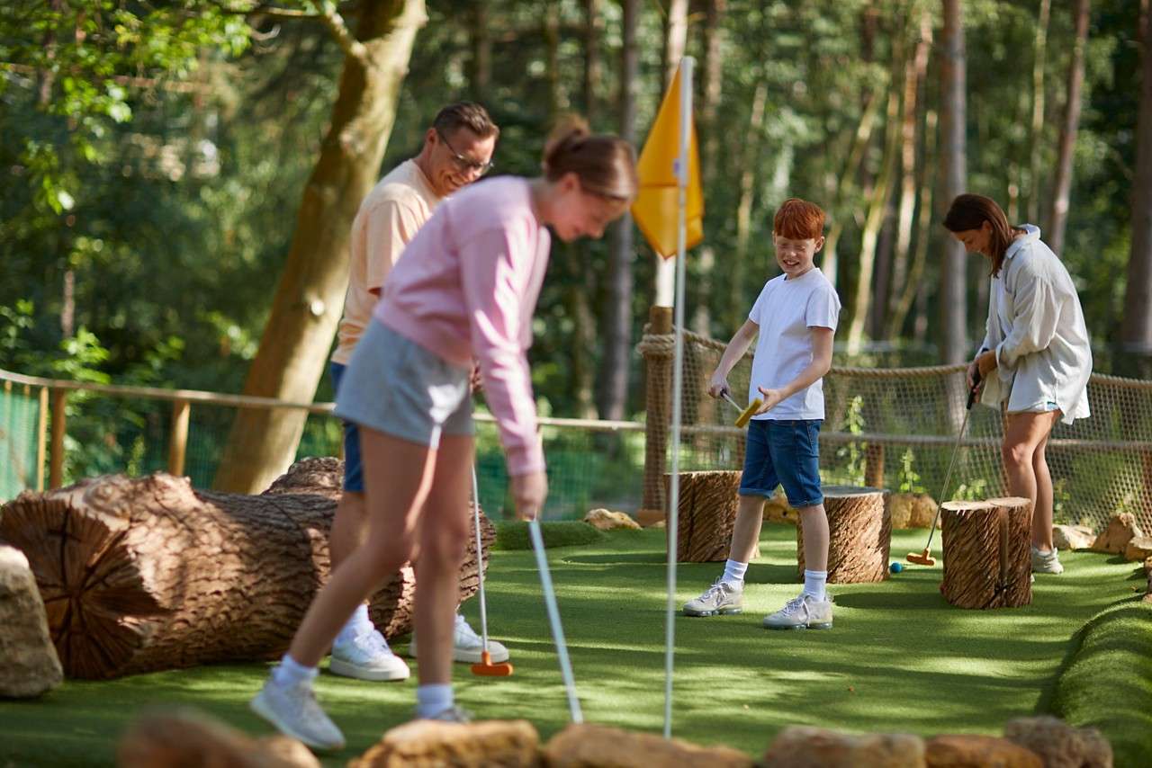 SF ADVENTURE GOLF 18