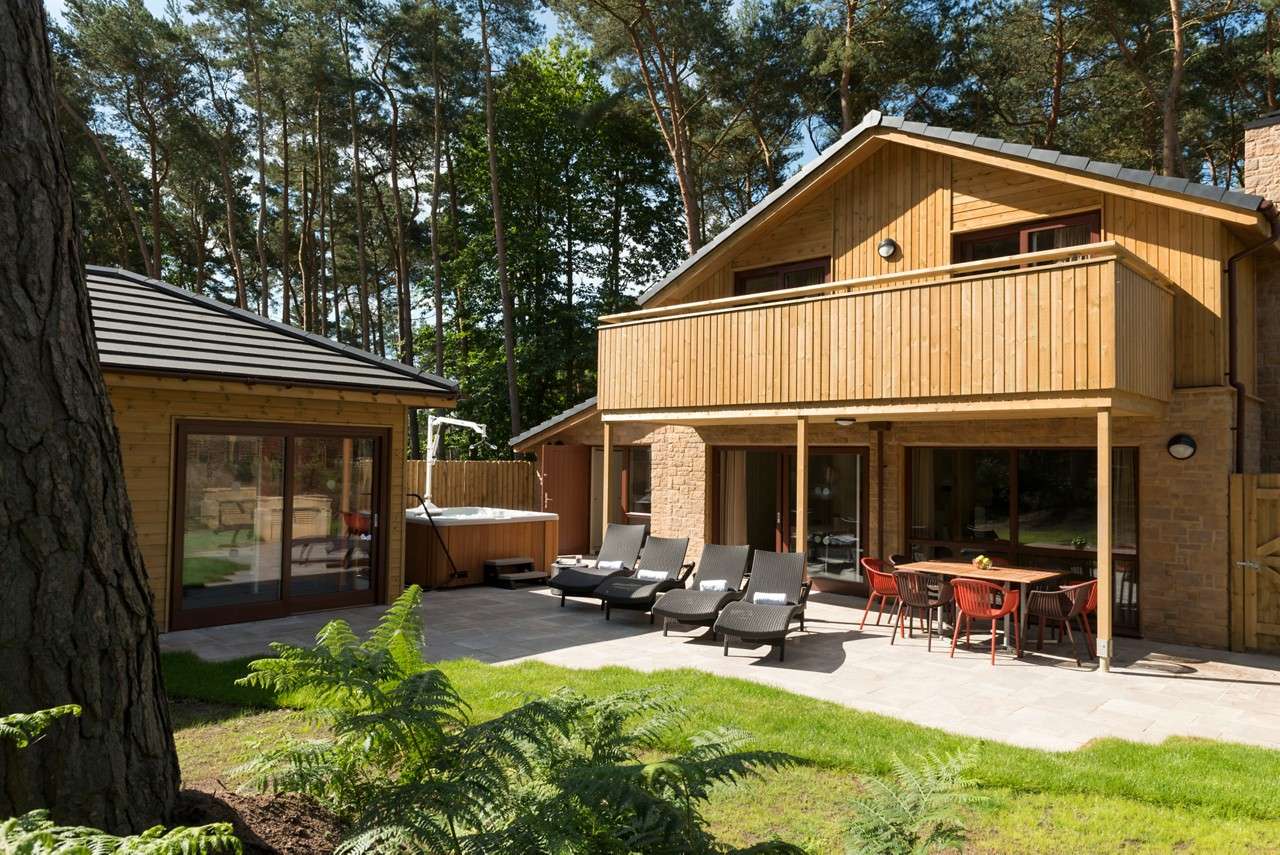 4 bed exclusive adapted lodge exterior 