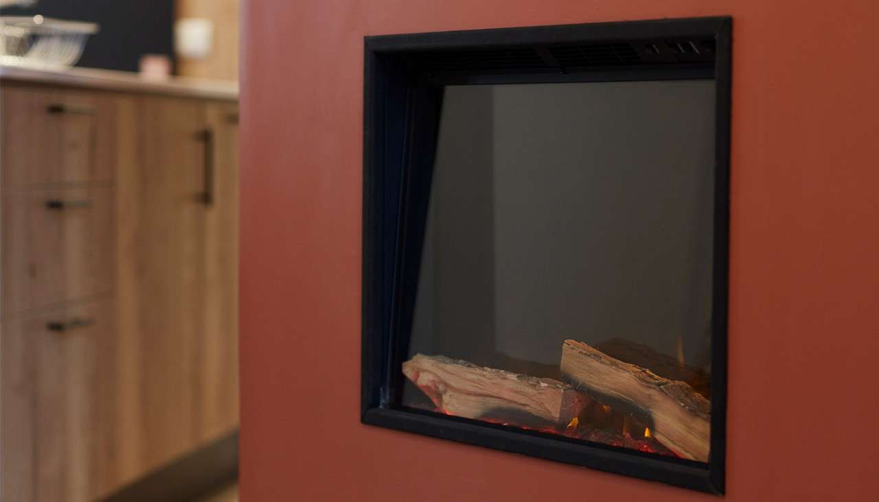 Flame effect electric fire.